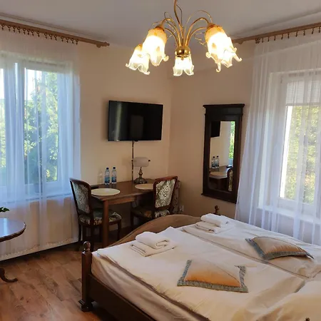 Nad Stawami Pokoje Goscinne Homestay *