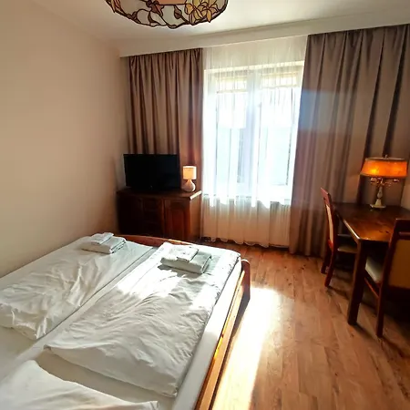 Nad Stawami Pokoje Goscinne *